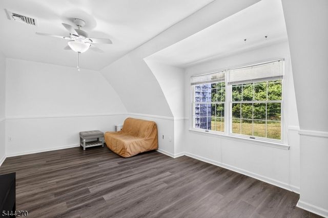 127 W End Ave, Newton Town, NJ 07860