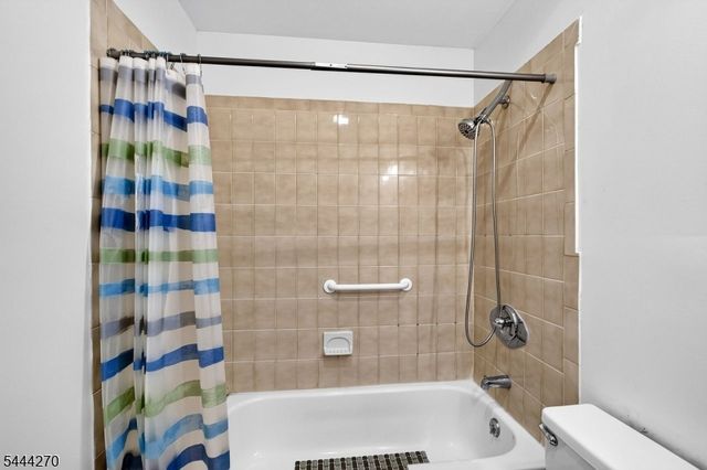 127 W End Ave, Newton Town, NJ 07860