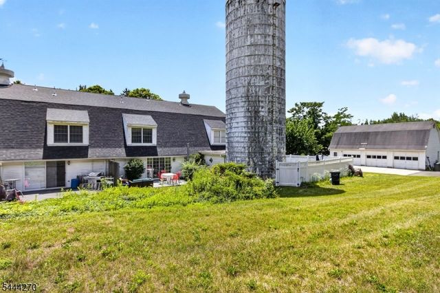 127 W End Ave, Newton Town, NJ 07860