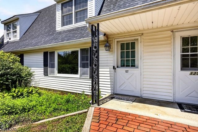 127 W End Ave, Newton Town, NJ 07860