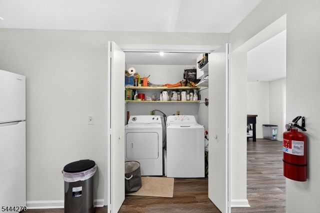 127 W End Ave, Newton Town, NJ 07860