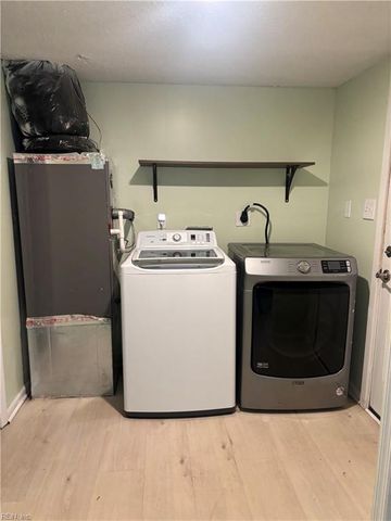 7650 Gatsby LN, Gloucester, VA 23061