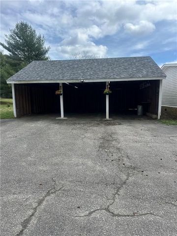 7650 Gatsby LN, Gloucester, VA 23061