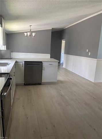 7650 Gatsby LN, Gloucester, VA 23061