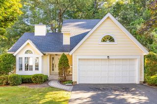 20 Southbridge Court 20, Simsbury, CT 06070