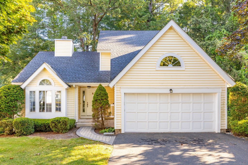 20 Southbridge Court 20, Simsbury, CT 06070