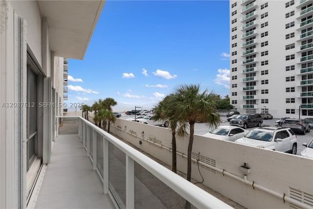 2751 S Ocean Dr 208S, Hollywood, FL 33019