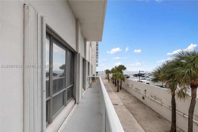 2751 S Ocean Dr 208S, Hollywood, FL 33019