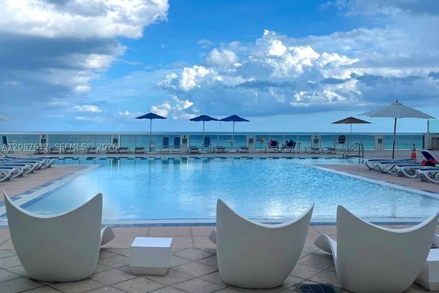 2751 S Ocean Dr 208S, Hollywood, FL 33019