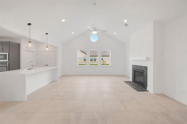 221 Dunovant Drive, Sealy, TX 77474