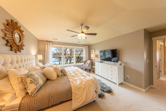 8860 67th Street Bay S, Cottage Grove, MN 55016