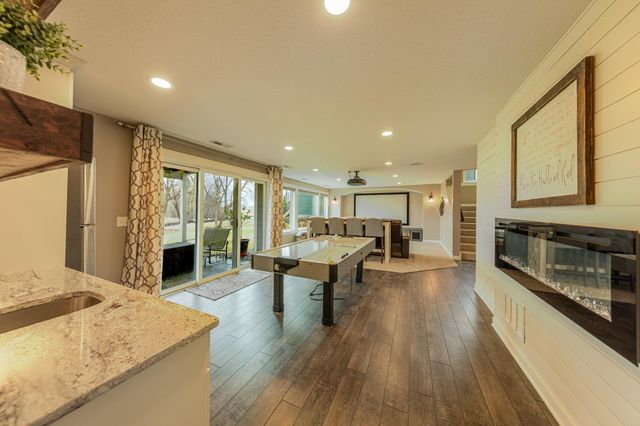 8860 67th Street Bay S, Cottage Grove, MN 55016