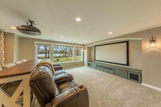 8860 67th Street Bay S, Cottage Grove, MN 55016