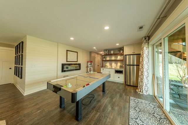 8860 67th Street Bay S, Cottage Grove, MN 55016