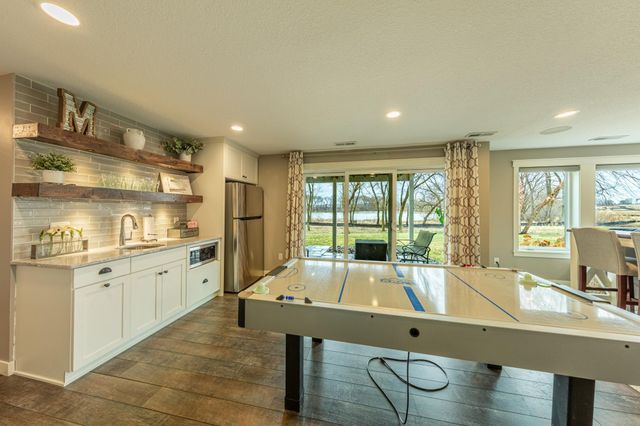 8860 67th Street Bay S, Cottage Grove, MN 55016