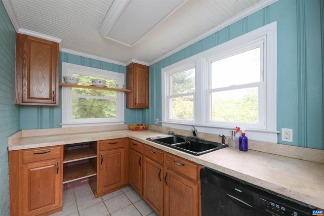 2659 SCOTTSVILLE RD, Charlottesville, VA 22902