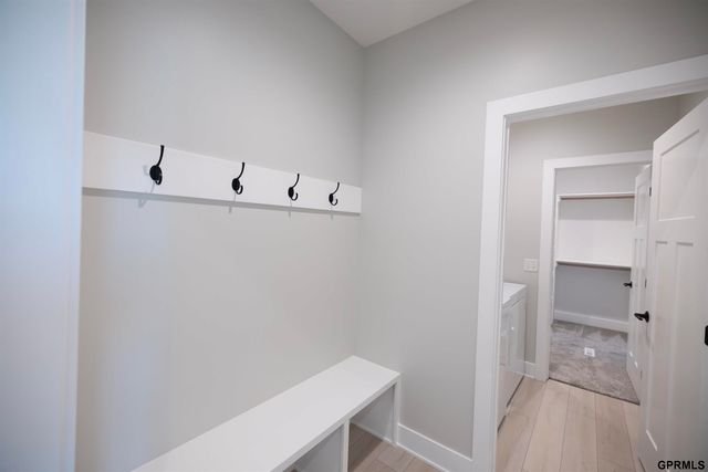 10527 Wayborough Lane, Lincoln, NE 68527