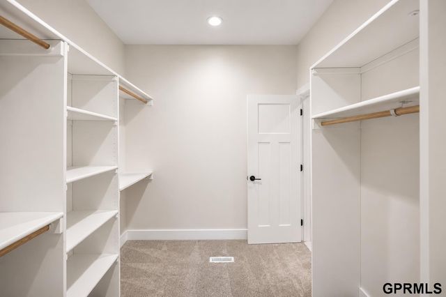 10527 Wayborough Lane, Lincoln, NE 68527