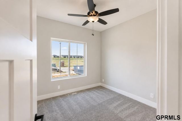 10527 Wayborough Lane, Lincoln, NE 68527