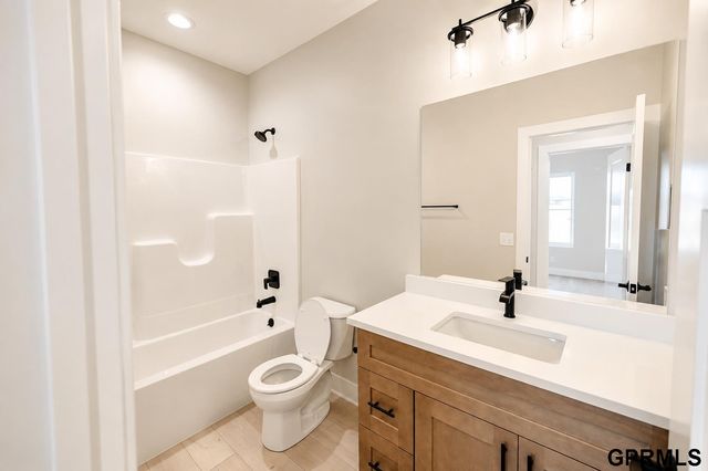 10527 Wayborough Lane, Lincoln, NE 68527