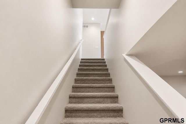 10527 Wayborough Lane, Lincoln, NE 68527