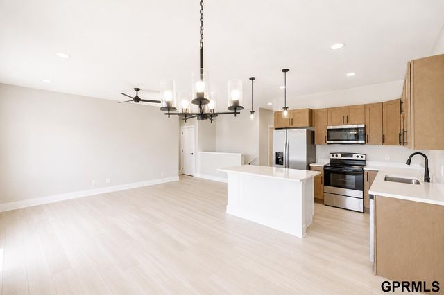 10527 Wayborough Lane, Lincoln, NE 68527