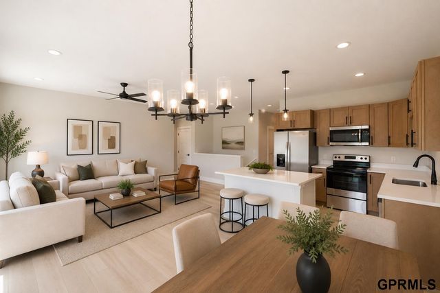 10527 Wayborough Lane, Lincoln, NE 68527