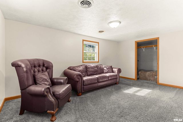 324 KENTUCKY Court, Washington, IL 61571