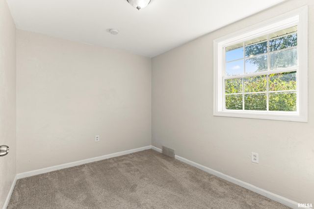 324 KENTUCKY Court, Washington, IL 61571