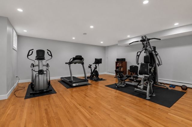 22 Tanglewood Road, Wellesley, MA 02481