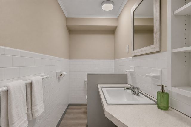 22 Tanglewood Road, Wellesley, MA 02481