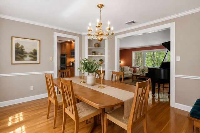 22 Tanglewood Road, Wellesley, MA 02481