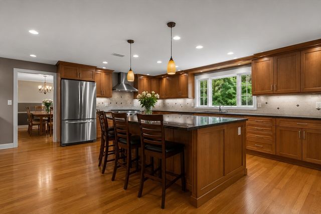 22 Tanglewood Road, Wellesley, MA 02481