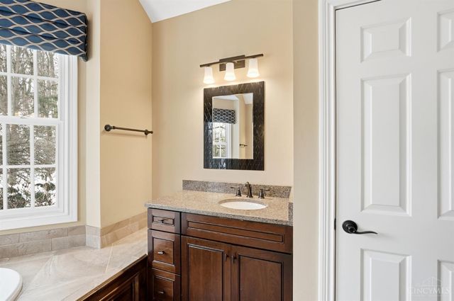 3420 Oyster Bay Court, Newtown, OH 45244