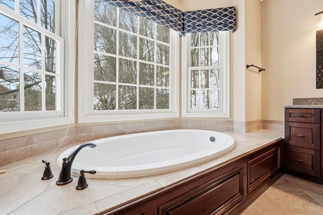 3420 Oyster Bay Court, Newtown, OH 45244