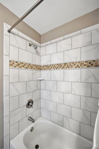 3420 Oyster Bay Court, Newtown, OH 45244