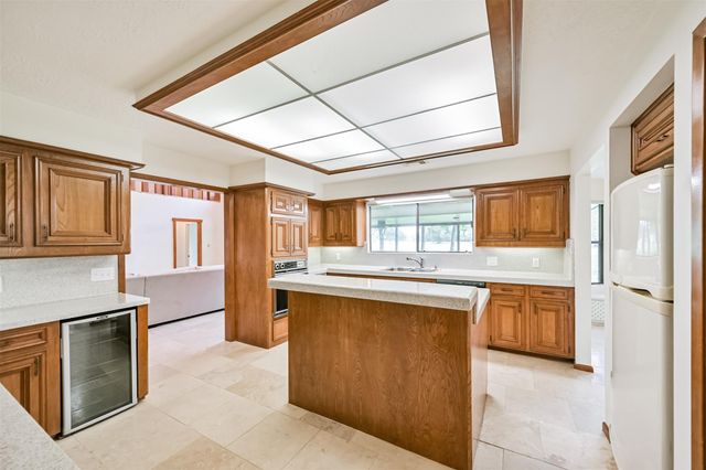 16040 Dunes Drive, Crosby, TX 77532