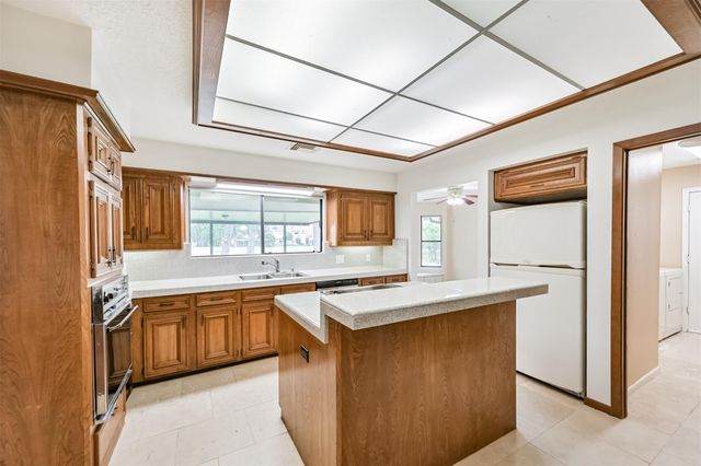 16040 Dunes Drive, Crosby, TX 77532