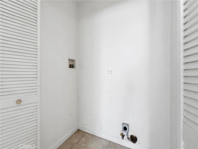 6307 S Harcourt Avenue, Los Angeles, CA 90043