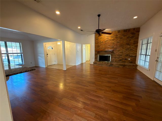 520 Sumac Place, Desoto, TX 75115