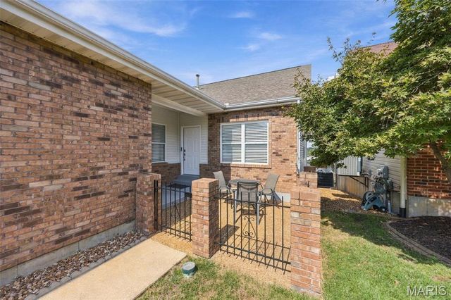 313 Holloway Ridge Court, Ballwin, MO 63011