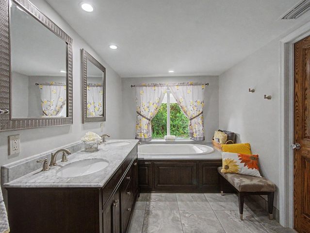 5625 SE Ault Avenue, Stuart, FL 34997