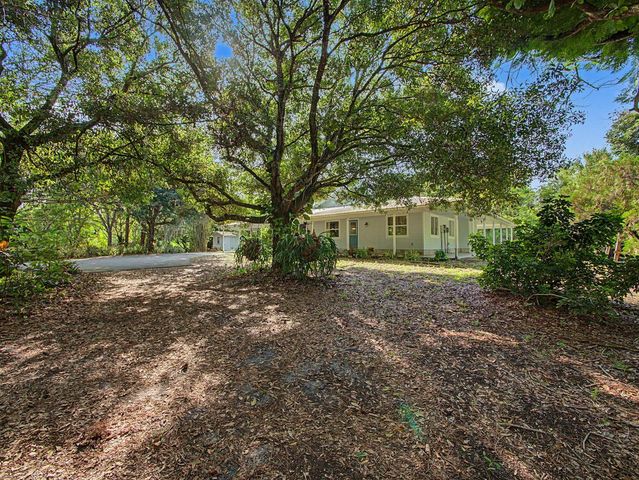 5625 SE Ault Avenue, Stuart, FL 34997