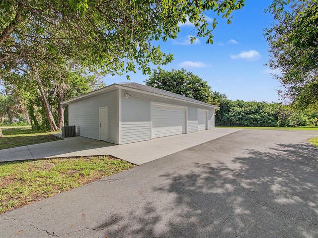 5625 SE Ault Avenue, Stuart, FL 34997