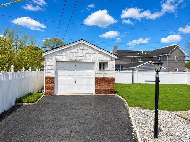 49 Garden Boulevard, Hicksville, NY 11801