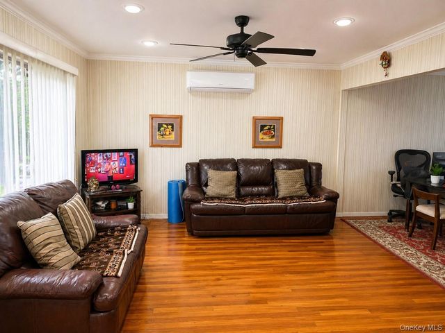 49 Garden Boulevard, Hicksville, NY 11801