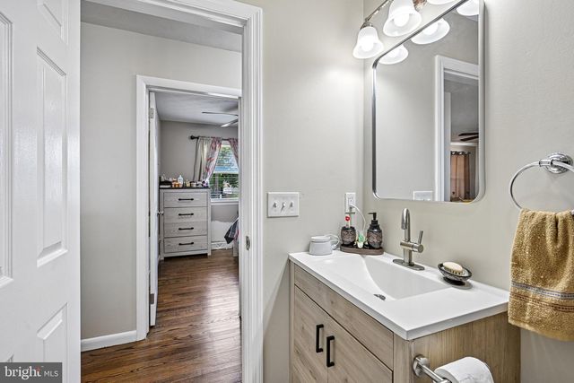 1035 SWENLIN DR, Vineland, NJ 08360