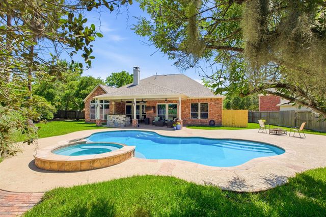 8902 Dakota Court, Missouri City, TX 77459