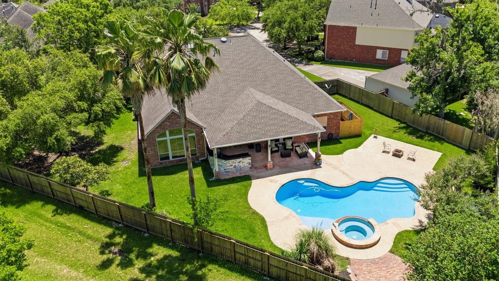 8902 Dakota Court, Missouri City, TX 77459