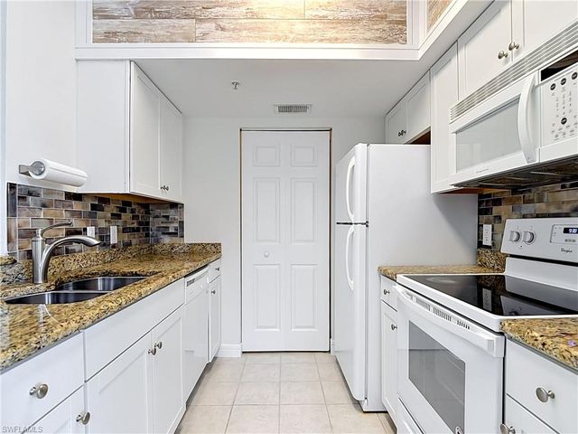 15625 Ocean Walk CIR 206, Fort Myers, FL 33908